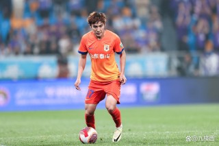 足球右后卫排名国足第几(足球右后卫排名国足第几位)
