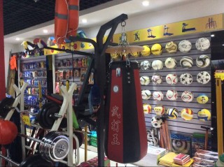 足球装备正品店(足球装备正品店在哪里)