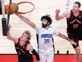 nba猛龙vs魔术(猛龙与魔术季后赛第三场回放)