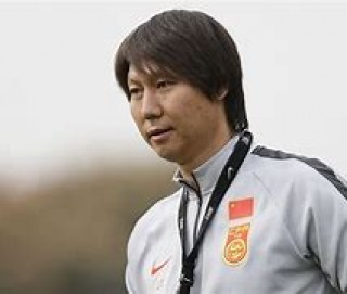 李华钧足球(足球明星李华)
