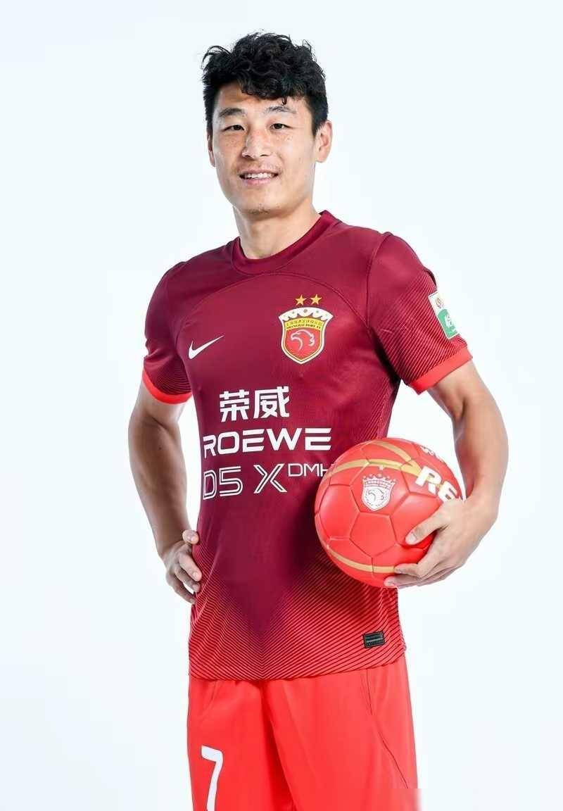上海足球运动员(上海足球运动员秦强简介)  第1张