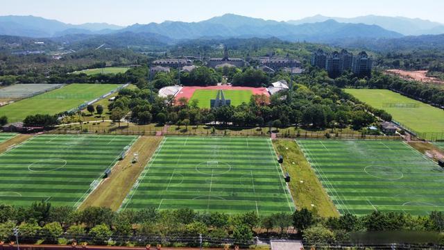 恒大足球学校条件(恒大足球学校条件好吗)  第1张